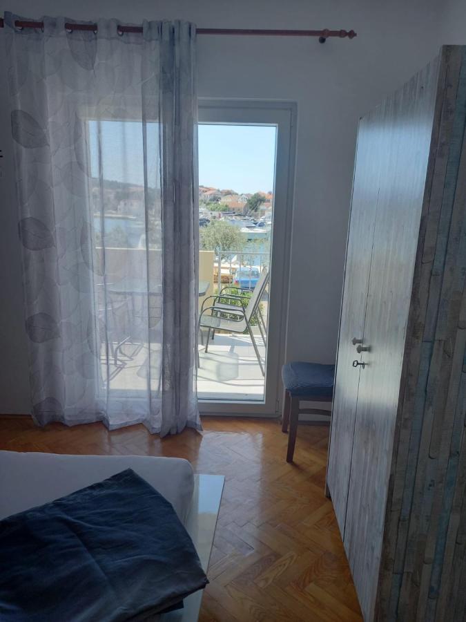 Apartman Rebeka Jezera Eksteriør billede