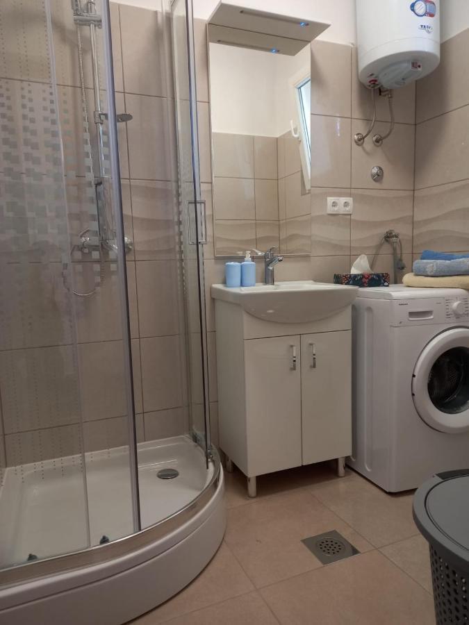 Apartman Rebeka Jezera Eksteriør billede